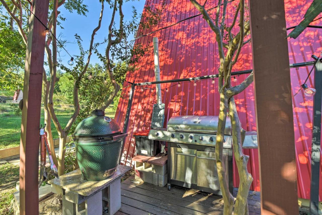 Charming Lake Creek Cabin With Pool Access And Decks Гранбери Экстерьер фото